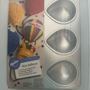 Wilton Aluminum 3D Mini Balloon Cake Pan NWT!